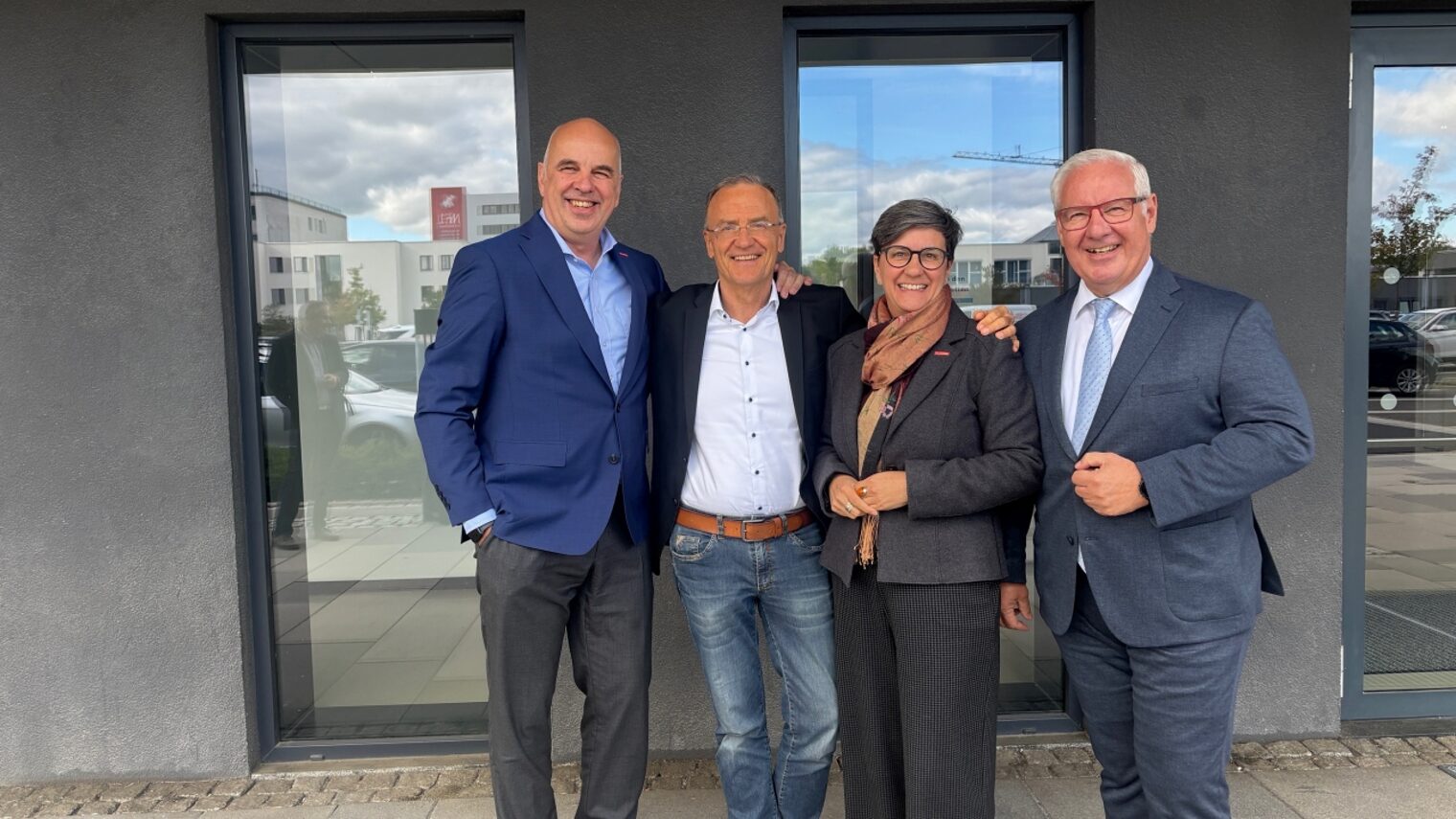 V.l.: ARGE-Vizepräs. Stefan Füll, ARGE-Präs. Frank Dittmar, ARGE-Vizepräs. Susanne Haus, Präs. VbU Hessen e.V. Thomas Reimann