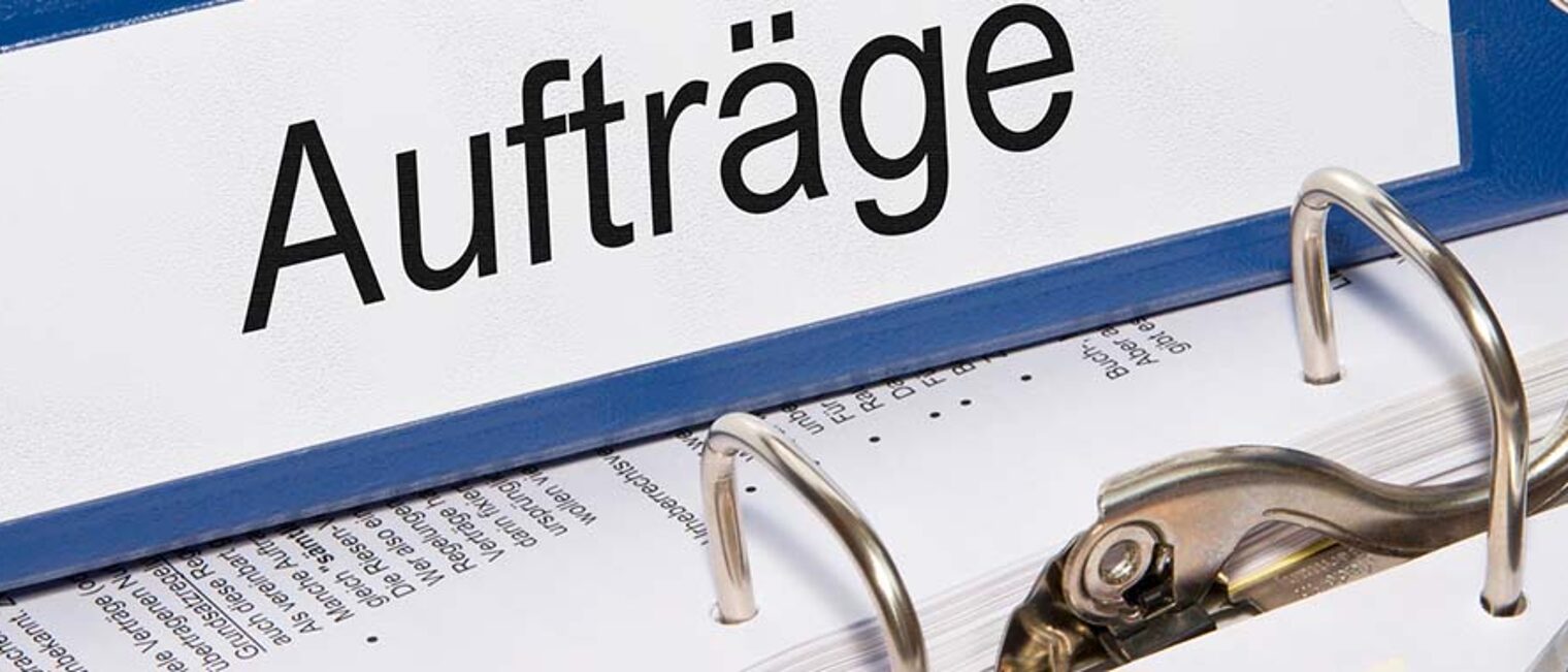 Aufträge Schlagwort(e): auftrag, bestellung, auftragsbuch, aufträge, auftragslage, auftragsbücher, auftragseingang, geschäft, verkauf, konjunktur, aufschwung, firma, unternehmen, verwaltung, geschäftspartner, existenzgründung, wirtschaft, handwerk, kunde, kundenauftrag, auftraggeber, dienstleistung, bestellen, verkaufen, laden, büro, büroarbeit, büroalltag, geld, erfolg, geschäfte, geschäftlich, firmen, unternehmer, erfolgreich, kunden, arbeit, bürokratie, vergabe, vergeben, business, shop, arbeitsplatz, akte, ordner, mitarbeiter, personal, order, existenzgründer, aktenordner